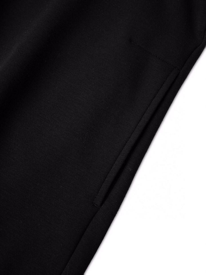  (Arcteryx）始祖鸟2025秋冬STUDIOUS TOKYO日本潮买店小立领卫衣。中性风高领设计