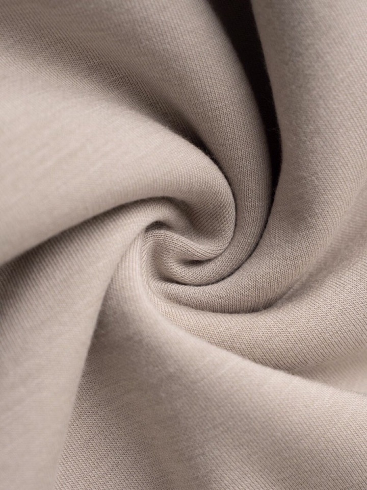  (Arcteryx）始祖鸟2025秋冬STUDIOUS TOKYO日本潮买店小立领卫衣。中性风高领设计