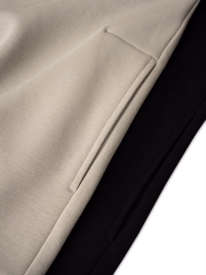  (Arcteryx）始祖鸟2025秋冬STUDIOUS TOKYO日本潮买店小立领卫衣。中性风高领设计