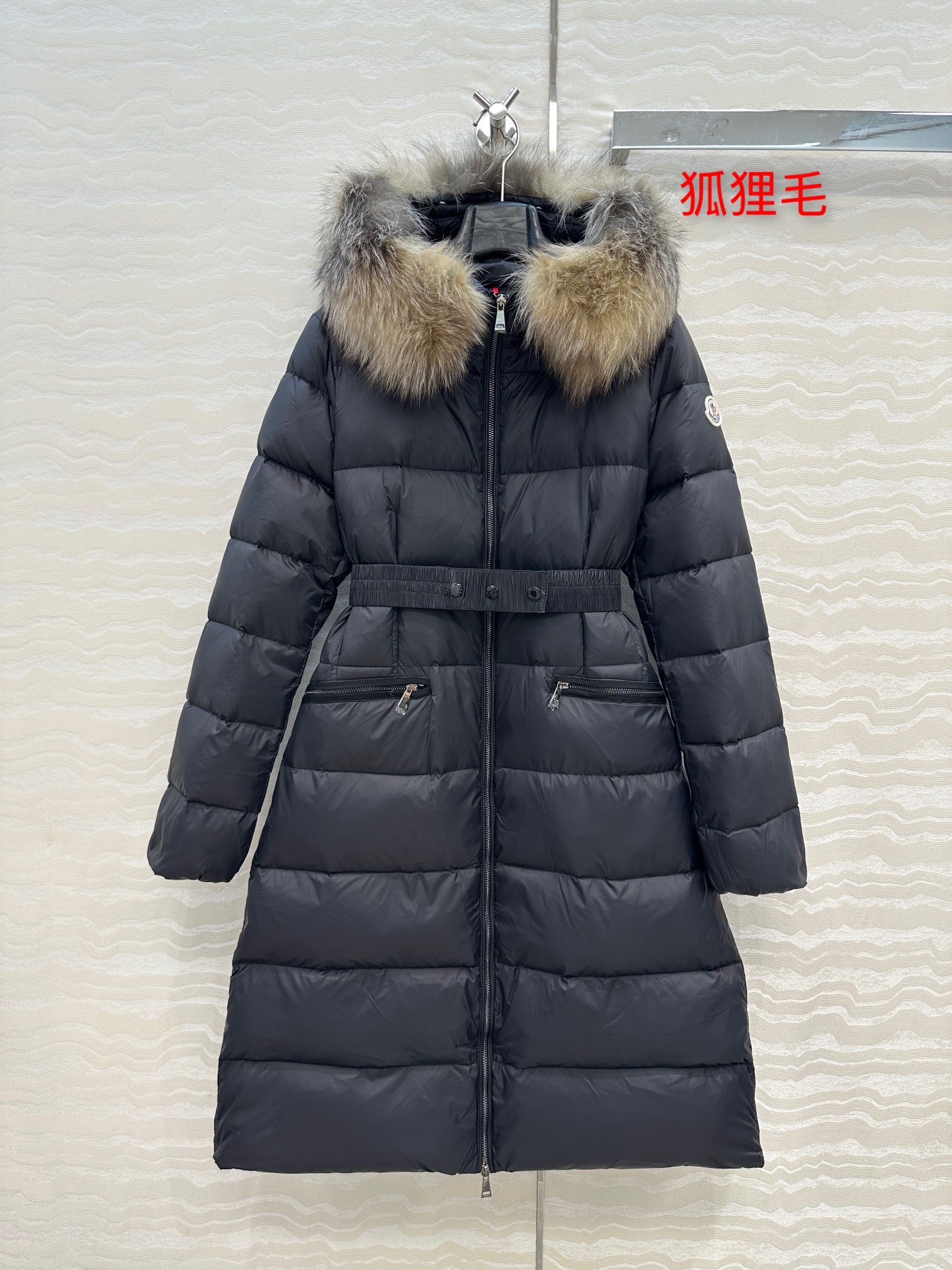 高端原单品质！Mo经典必入爆款BOEDIC连帽羽绒服！认准我家版本，定制进口芬兰超大狐狸🦊毛毛大毛领可拆