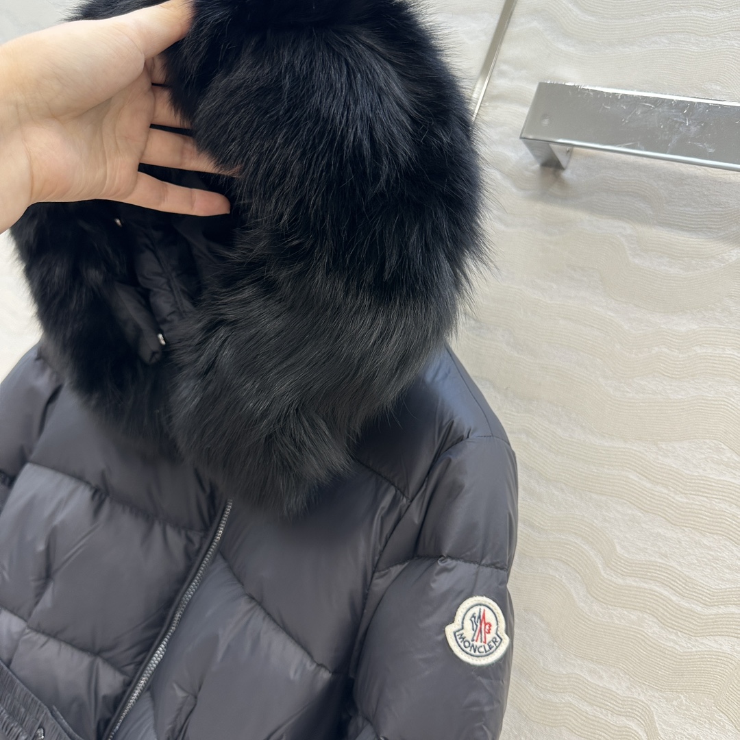 高端原单品质！Mo经典必入爆款BOEDIC连帽羽绒服！认准我家版本，定制进口芬兰超大狐狸🦊毛毛大毛领可拆