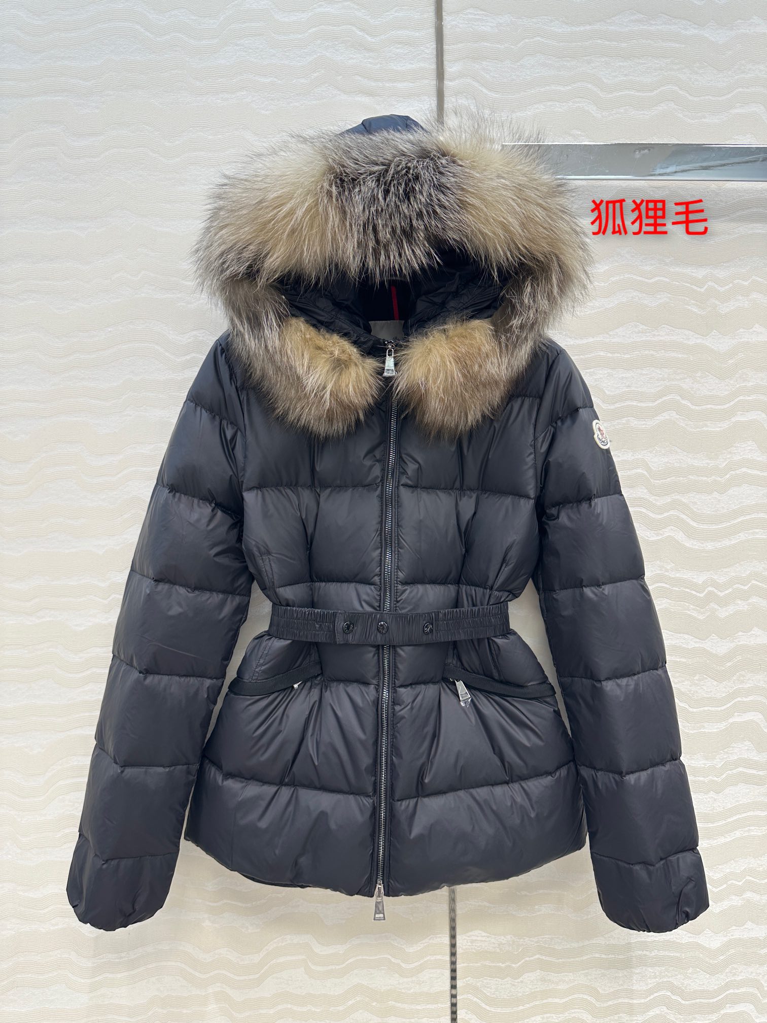 高端原单品质！Mo经典必入爆款BOEDIC连帽羽绒服！认准我家版本，定制进口芬兰超大狐狸🦊毛毛大毛领可拆