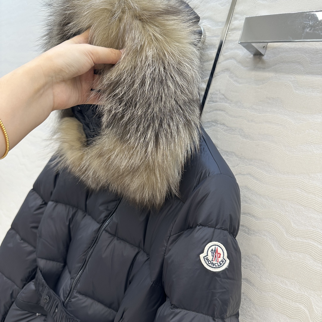 高端原单品质！Mo经典必入爆款BOEDIC连帽羽绒服！认准我家版本，定制进口芬兰超大狐狸🦊毛毛大毛领可拆