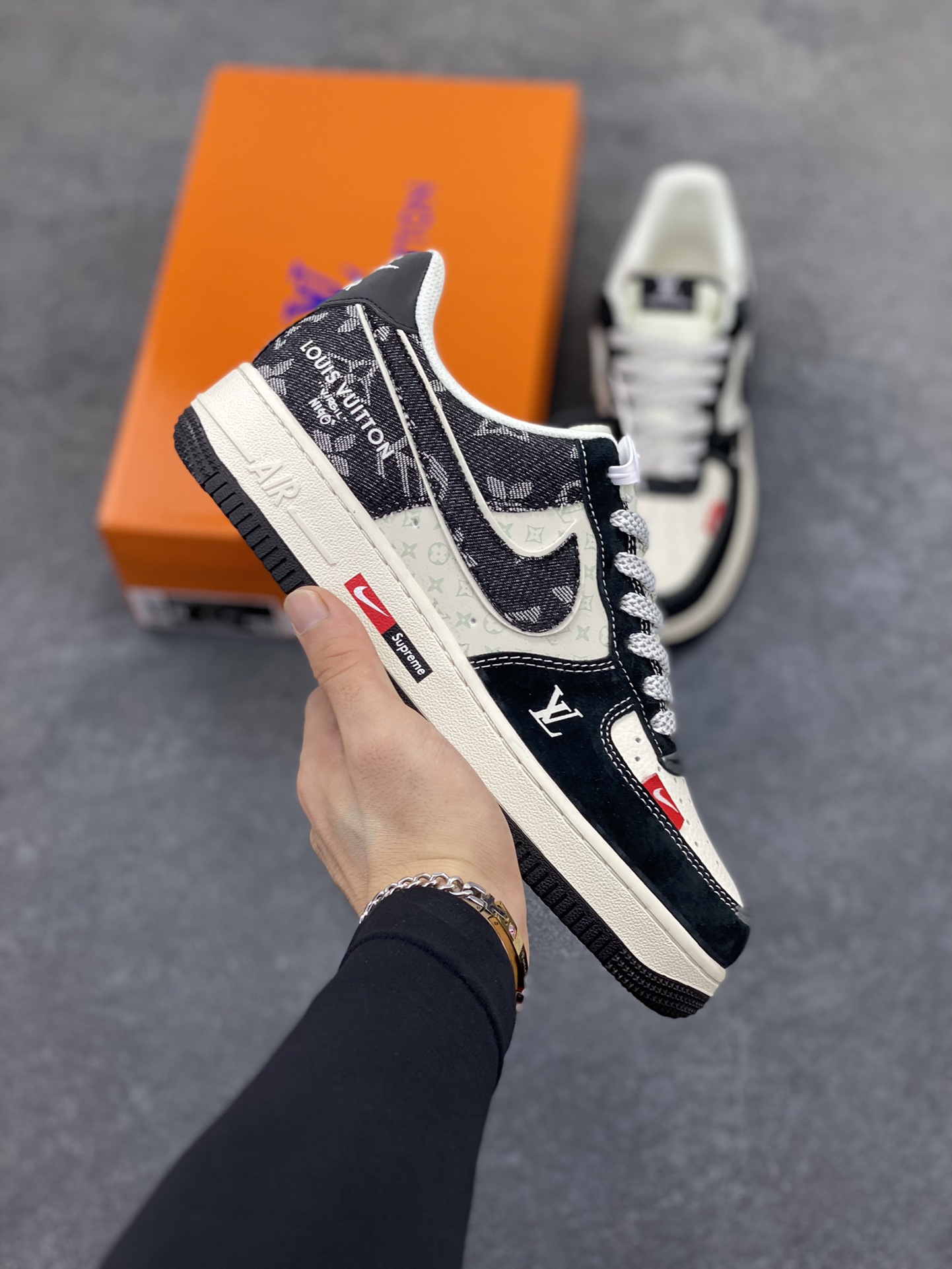Nike Air Force 1 \’07 Low “LV联名——牛仔猪八米黑”空军一号 低帮 运动鞋 休闲鞋 折边针车 工艺难度大 原楦头原纸板 原装鞋盒 定制五金配件 内置全掌气垫 原厂鞋底 货号:MZ9588-805 尺码:36 36.5 37.5 38 38.5 39 40 40.5 41 42 42.5 43 44 44.5 45-选品中心