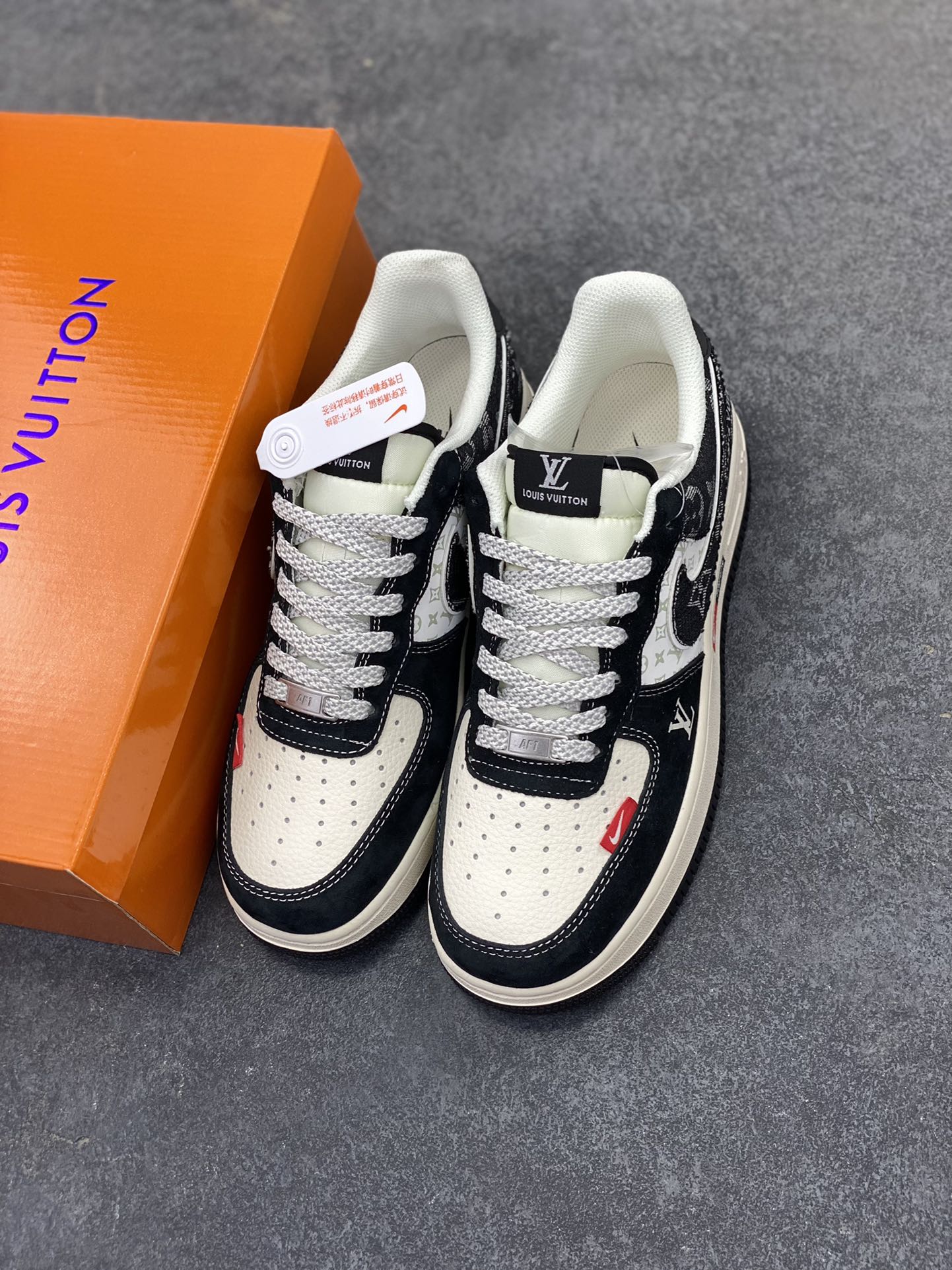 图片[8]-Nike Air Force 1 \’07 Low “LV联名——牛仔猪八米黑”空军一号 低帮 运动鞋 休闲鞋 折边针车 工艺难度大 原楦头原纸板 原装鞋盒 定制五金配件 内置全掌气垫 原厂鞋底 货号：MZ9588-805 尺码：36 36.5 37.5 38 38.5 39 40 40.5 41 42 42.5 43 44 44.5 45-选品中心