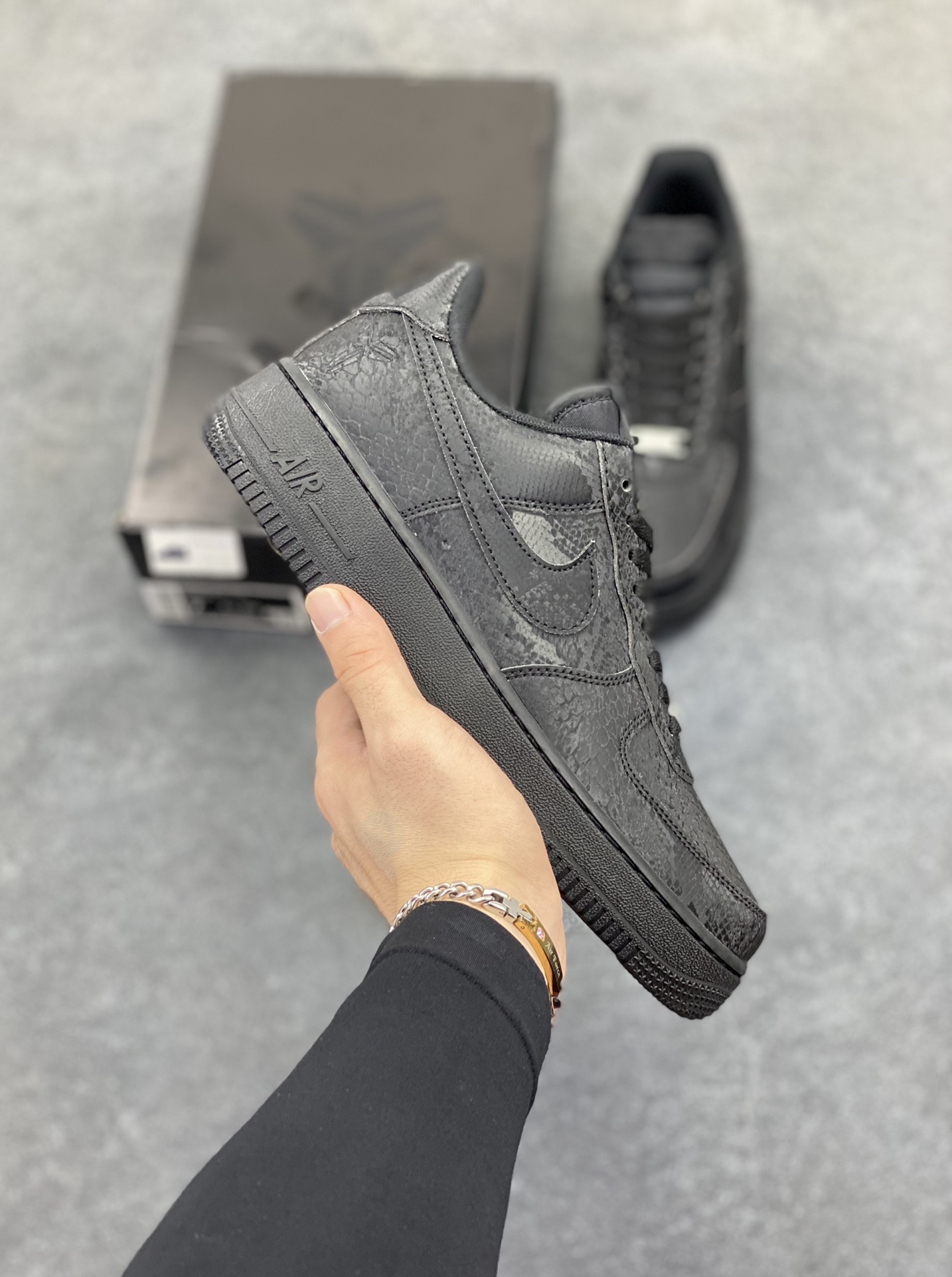 Nike Air Force 1 Low “Kobe Bryant”黑蛇纹科比限定 空军一号低帮休闲板鞋 原楦头原纸板 打造纯正空军版型#专注外贸渠道 全掌内置蜂窝气垫 #原盒配件 原厂中底钢印、拉帮完美 货号:IB0018-800 尺码:36 36.5 37.5 38 38.5 39 40 40.5 41 42 42.5 43 44 44.5 45-选品中心