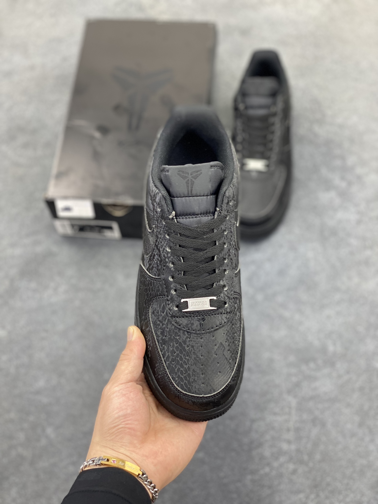 图片[2]-Nike Air Force 1 Low “Kobe Bryant”黑蛇纹科比限定 空军一号低帮休闲板鞋 原楦头原纸板 打造纯正空军版型#专注外贸渠道 全掌内置蜂窝气垫 #原盒配件 原厂中底钢印、拉帮完美 货号：IB0018-800 尺码：36 36.5 37.5 38 38.5 39 40 40.5 41 42 42.5 43 44 44.5 45-选品中心