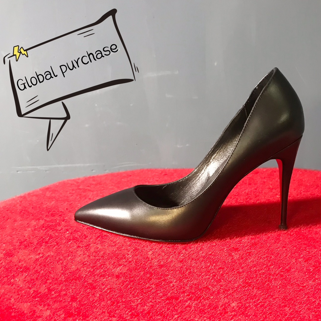 NO:337573,High-end customized Spring and Summer Classic Series! H10Cm, size 34-42. Genuine leather large sole..9033-003 black cowhide, black sheepskin. Large sole trademark buckle.. Official website synchronization. No return or exchange. Standard European code Reference:9033-003 Color:black/black Material:Specchio leather Lining: goat leather Heel height:10Cm Sole:leather sole Size:EUR 34-42 (US 4-11):,,christian louboutin,cowhide,sheepskin,Leather soles19860909高端订制 年春夏精典款系列！ H10Cm,尺码34-42码.真皮大底..9033-003黑色牛皮,黑色羊皮里.大底商標扣..官网同步.不退不換 标准欧码 Reference:9033-003 Color:black/black Material:Specchio leather Lining: goat leather Heel heigh:10Cm Sole:leather sole Size:EUR 34－42（US 4一11) :,,christian louboutin,cowhide,sheepskin,Leather soles,Women's Shoes