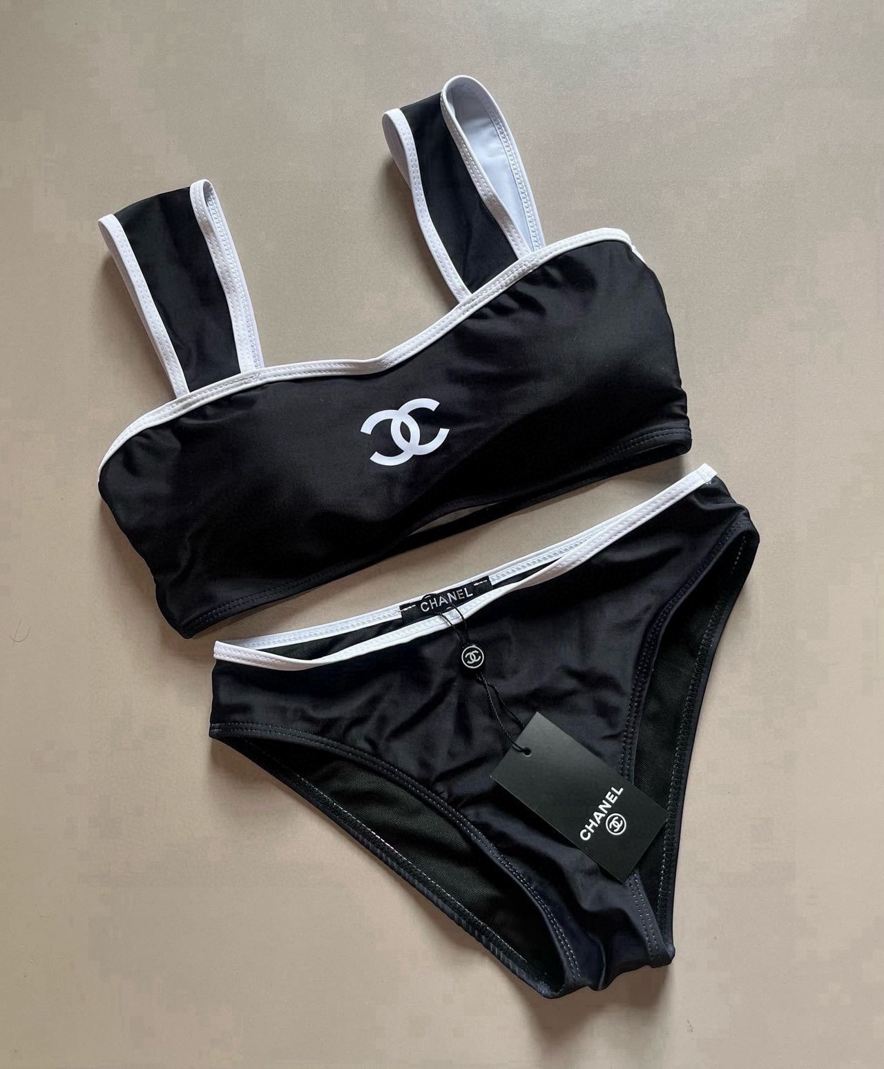 NO:377434,Chanel's new bikini swimsuit is suitable for swimsuits in various scenarios ♀Seaside, swimming pool, hot spring, water park, rafting can be worn inside and outside, and it is completely ok to wear. The fabric is breathable and comfortable. Quick-drying elastic swimsuits are easier to clean. S M L.XL swimsuits, swimsuits, bikinis, chanel, chanel, swimsuits, bikinis19860909Chanel 香奈儿新款比基尼泳衣适合多种场景的游泳衣♀海边 游泳池 温泉 水上乐园 漂流都可以内搭外穿也完全可以 面料透气舒适.速干弹性的游泳衣更加帖肤易清洗 S M L.XL泳衣泳裤比基尼,泳衣，泳裤，比基尼,chanel,chanel,swimsuits,bikinis,accessory