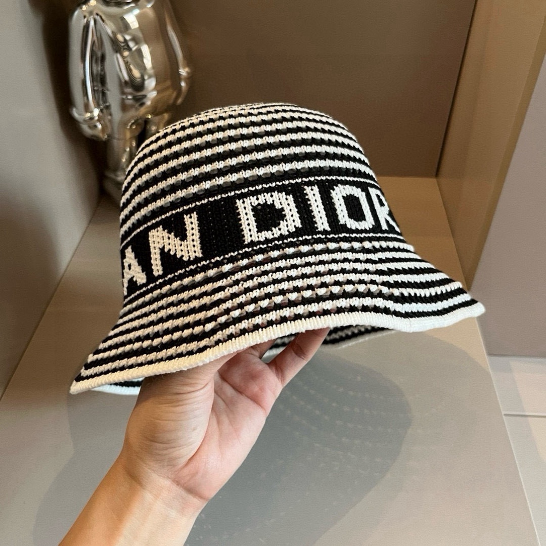 🆕
Dior迪奥新款针织渔夫帽，手抓针织帽