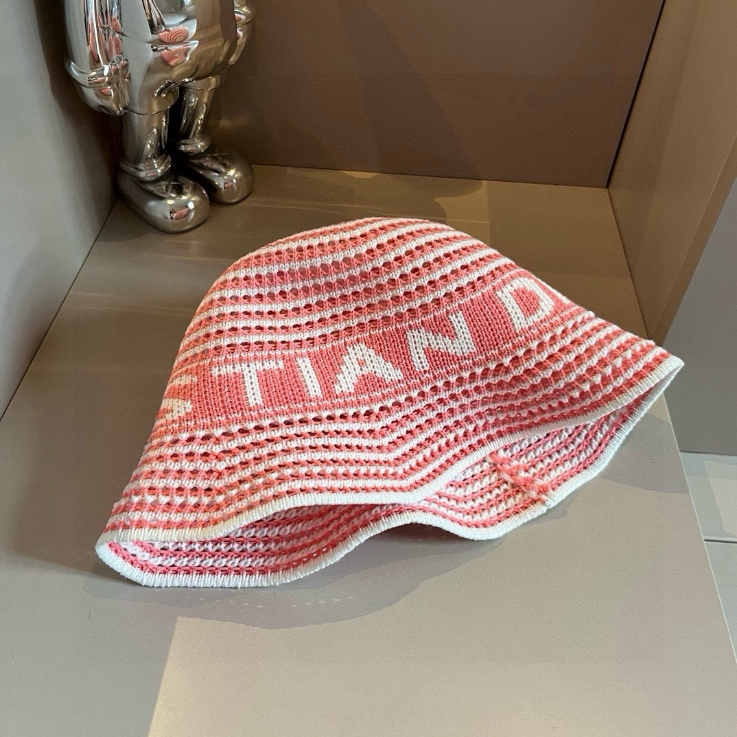 🆕
Dior迪奥新款针织渔夫帽，手抓针织帽