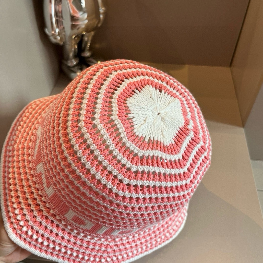 🆕
Dior迪奥新款针织渔夫帽，手抓针织帽