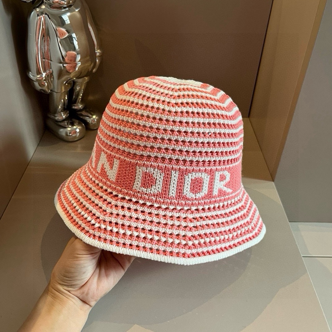 🆕
Dior迪奥新款针织渔夫帽，手抓针织帽