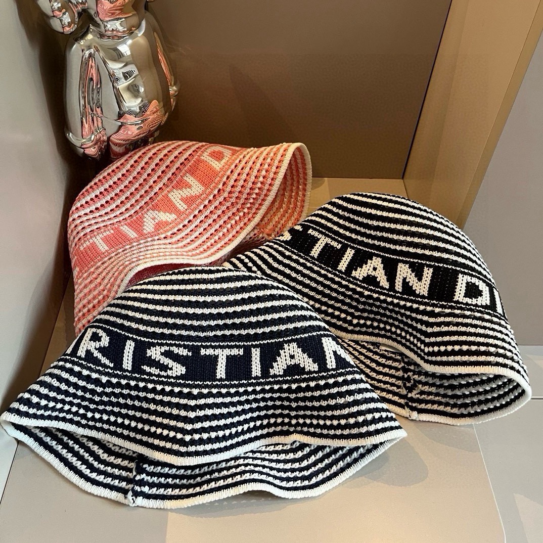 🆕
Dior迪奥新款针织渔夫帽，手抓针织帽