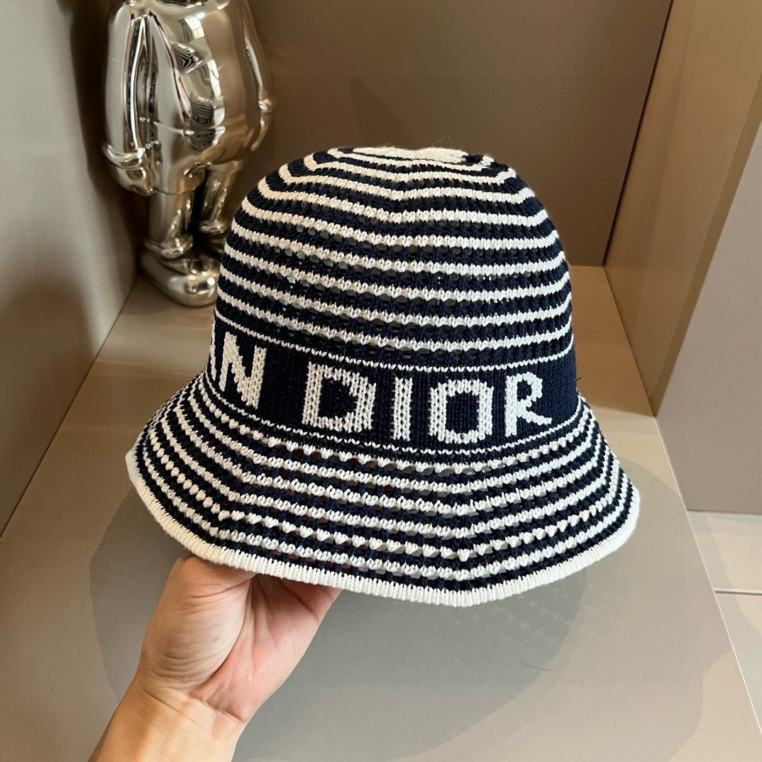 🆕
Dior迪奥新款针织渔夫帽，手抓针织帽