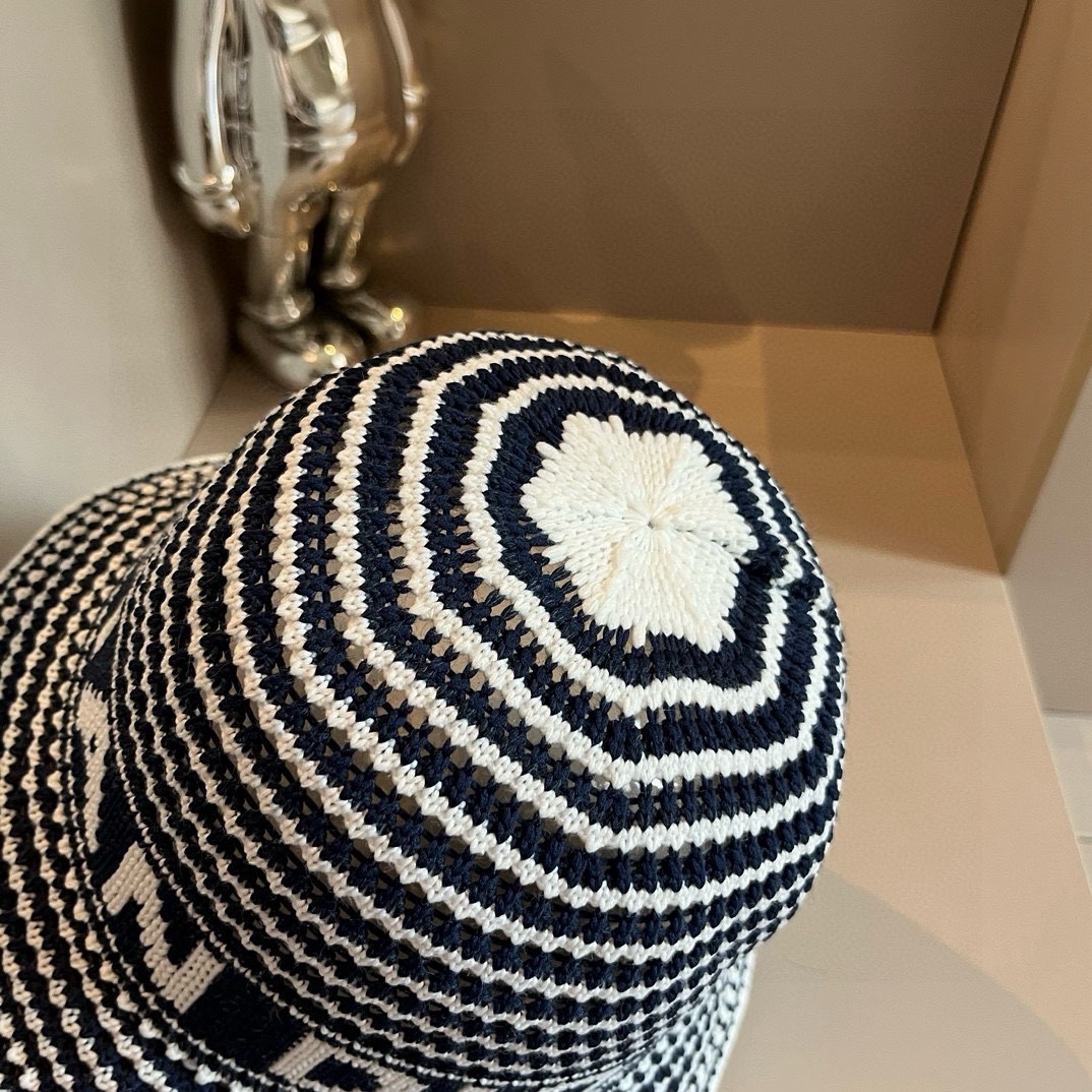 🆕
Dior迪奥新款针织渔夫帽，手抓针织帽