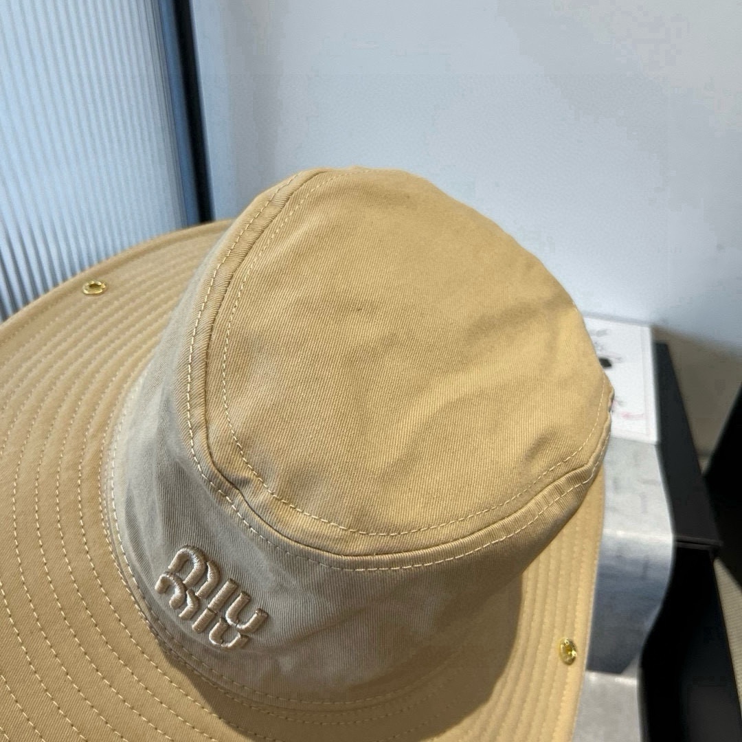 🆕

miumiu缪缪高端牛仔渔夫帽，原单品质，头围57cm