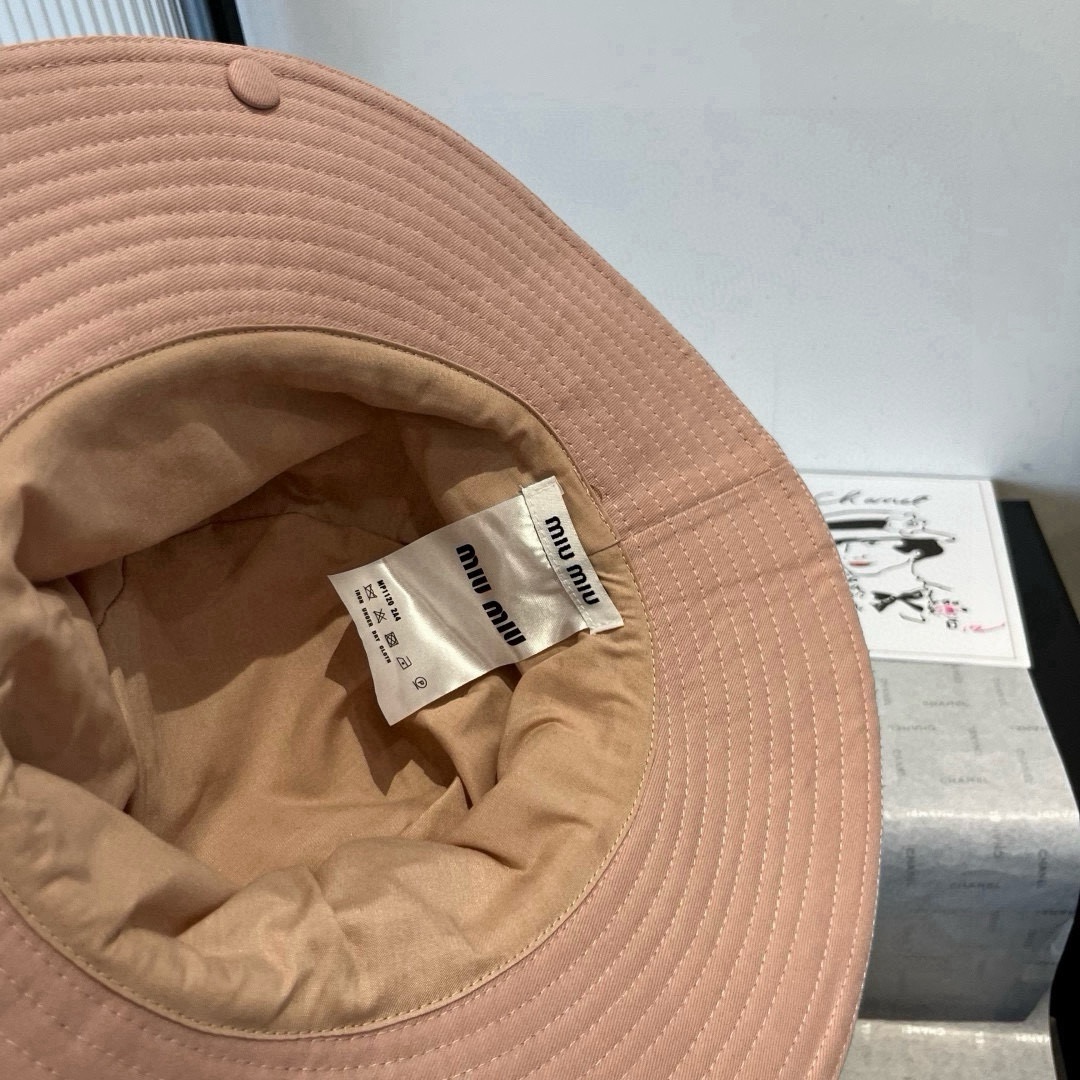 🆕

miumiu缪缪高端牛仔渔夫帽，原单品质，头围57cm