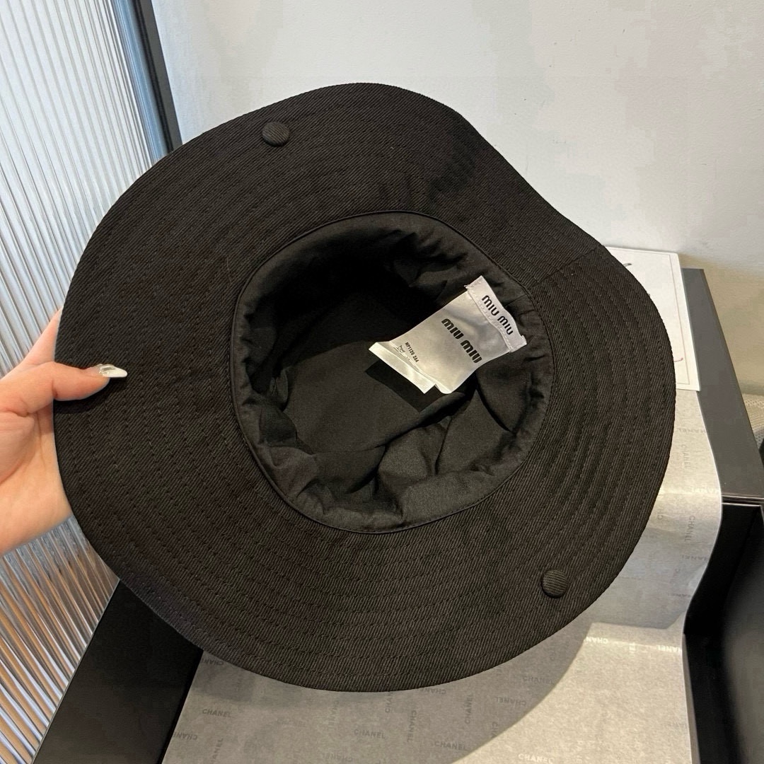 🆕

miumiu缪缪高端牛仔渔夫帽，原单品质，头围57cm