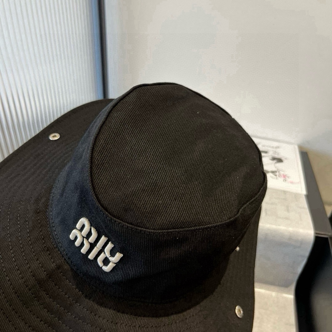 🆕

miumiu缪缪高端牛仔渔夫帽，原单品质，头围57cm