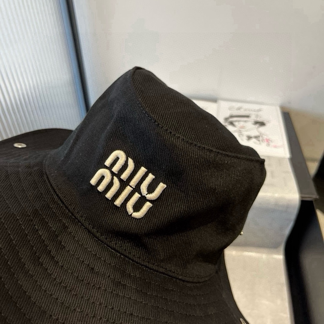 🆕

miumiu缪缪高端牛仔渔夫帽，原单品质，头围57cm