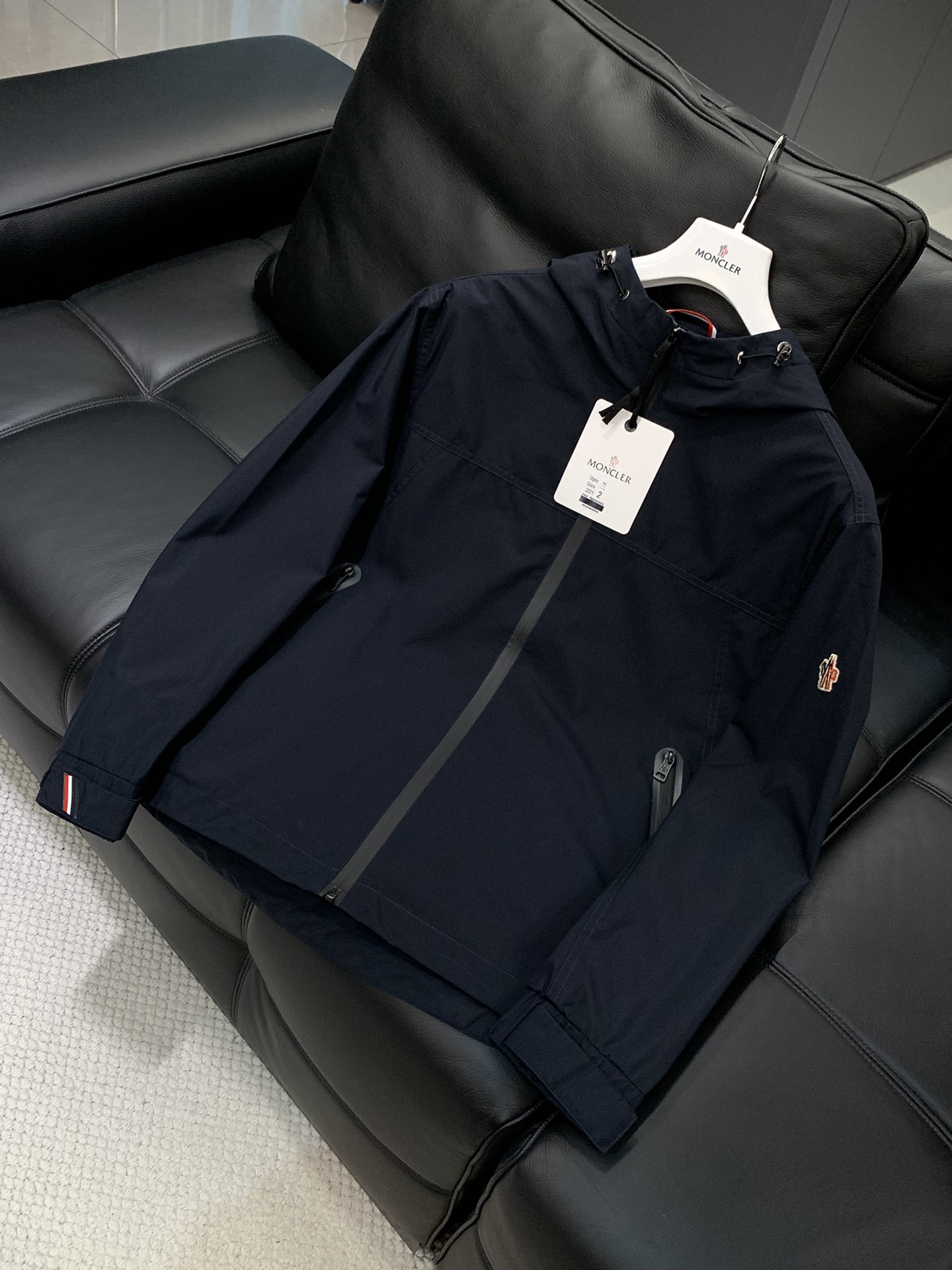 Moncler Women's Fashionable Hooded Lightweight Jacket - Stylish & Comfortable 19 i1756024892 8435 2