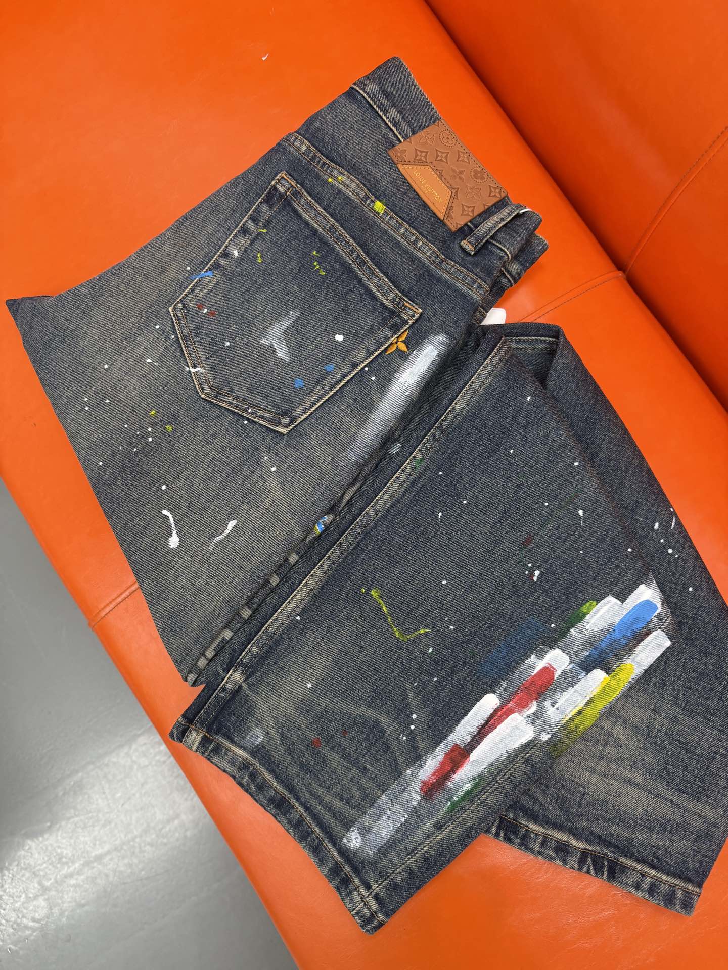 独特1+爆款，手工自绘直筒裤🔥创新新款🔥 创新新款🔥 创新新款上市现货🔥年🔥最新原单直筒裤，超级定制，重