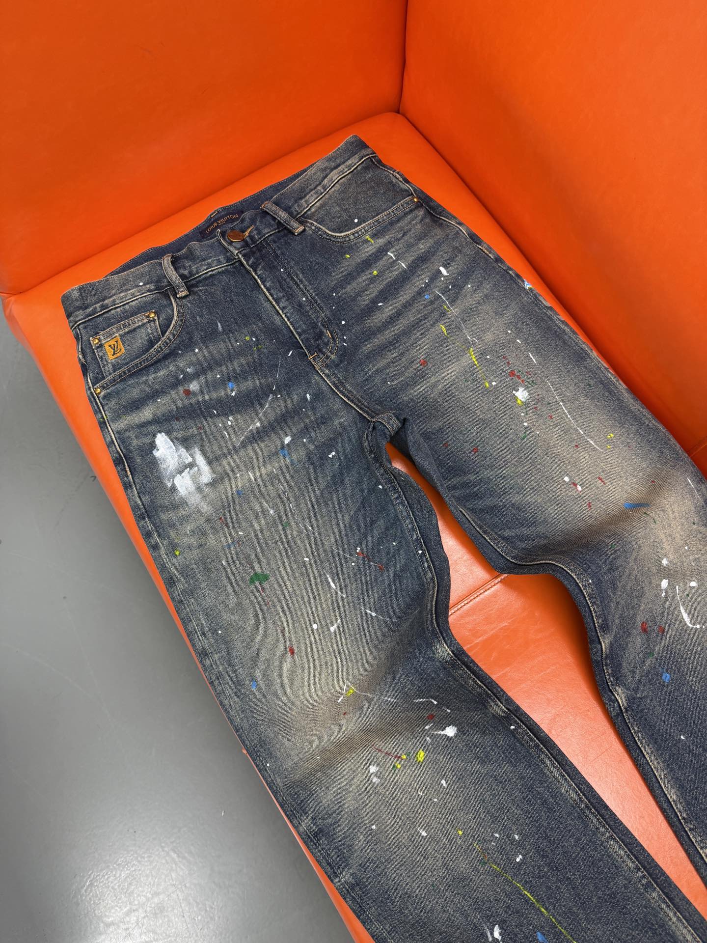 独特1+爆款，手工自绘直筒裤🔥创新新款🔥 创新新款🔥 创新新款上市现货🔥年🔥最新原单直筒裤，超级定制，重