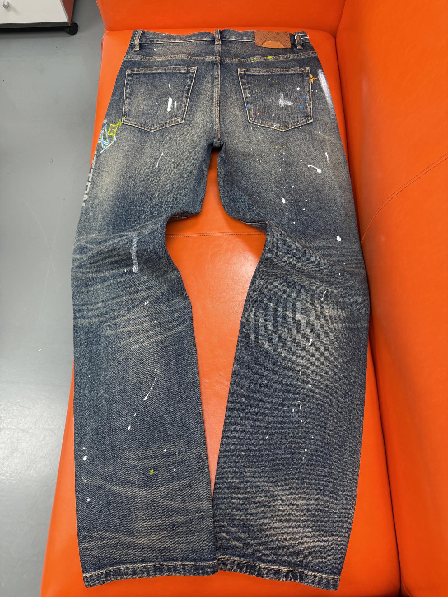 独特1+爆款，手工自绘直筒裤🔥创新新款🔥 创新新款🔥 创新新款上市现货🔥年🔥最新原单直筒裤，超级定制，重