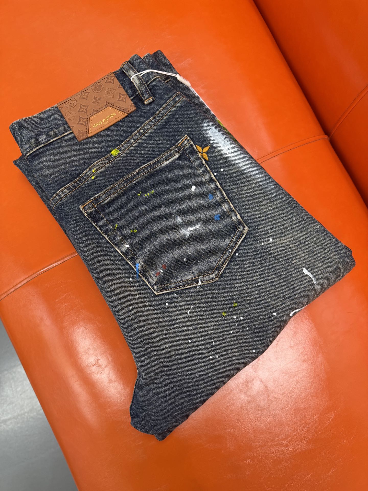 独特1+爆款，手工自绘直筒裤🔥创新新款🔥 创新新款🔥 创新新款上市现货🔥年🔥最新原单直筒裤，超级定制，重