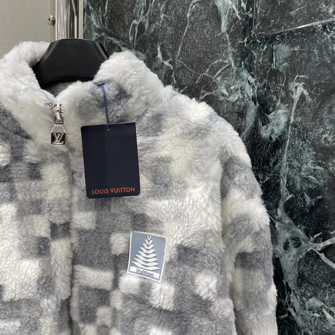 
路易 25早秋新款 羊羔绒拉链夹克外套 YB定制马赛克罗纹拼接!环保人造毛 减龄少女气质帅气又时髦!经