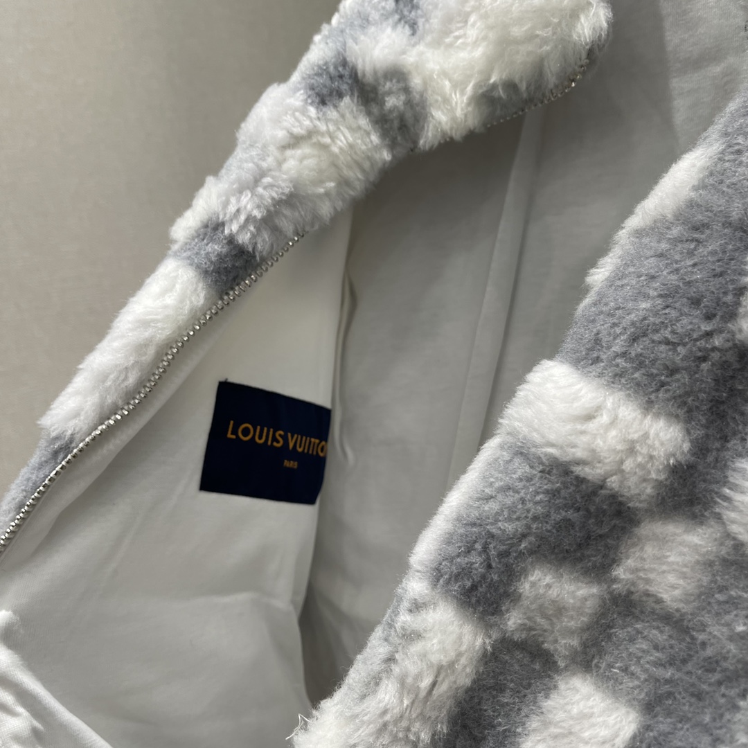 
路易 25早秋新款 羊羔绒拉链夹克外套 YB定制马赛克罗纹拼接!环保人造毛 减龄少女气质帅气又时髦!经