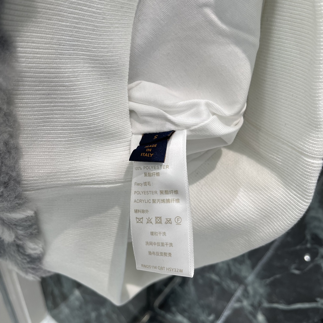 
路易 25早秋新款 羊羔绒拉链夹克外套 YB定制马赛克罗纹拼接!环保人造毛 减龄少女气质帅气又时髦!经