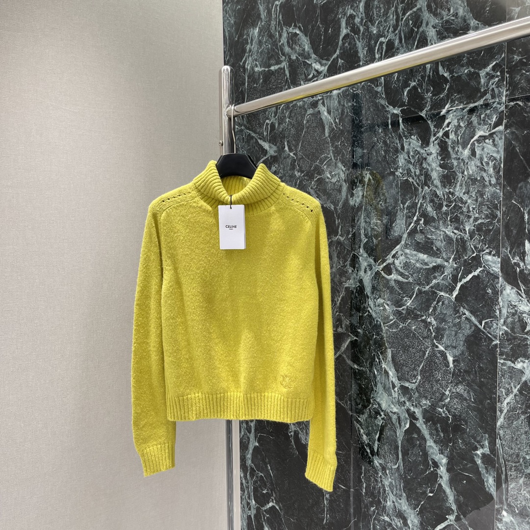 
CE 25早秋新款 高领针织毛衣 下摆刺绣凯旋门图案 彰显品牌格调 边均以螺纹竖坑条收紧 弹力十足 胸