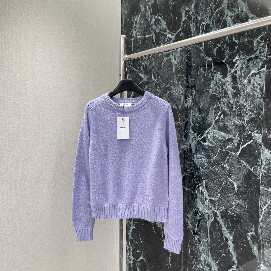 
CE 25早秋新款 圆领针织长袖毛衣 下摆刺绣凯旋门图案 彰显品牌格调 边均以螺纹竖坑条收紧 弹力十足