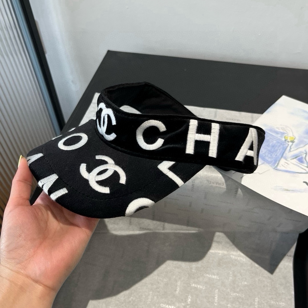 🆕

Chanel香奈儿新款空顶鸭舌帽