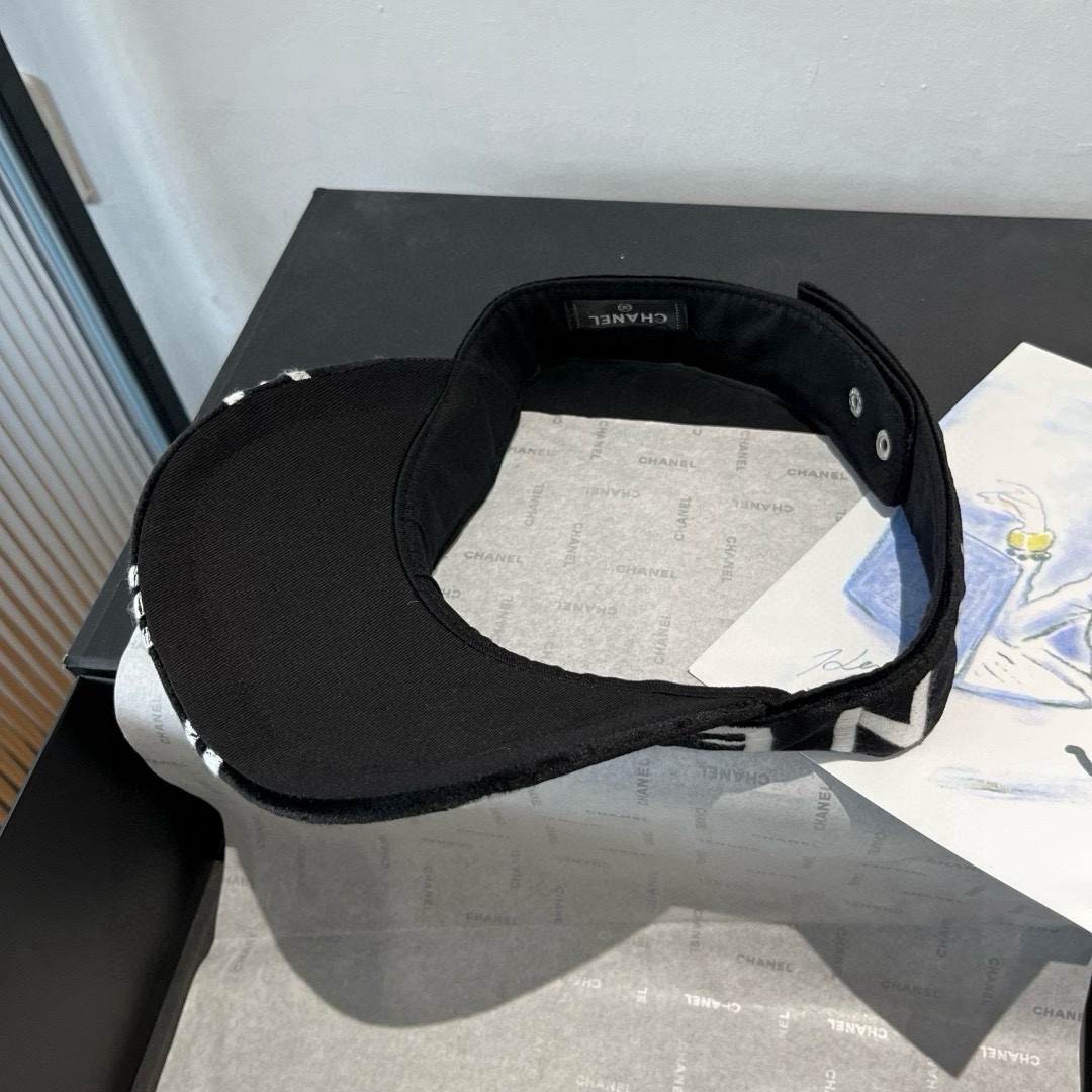 🆕

Chanel香奈儿新款空顶鸭舌帽