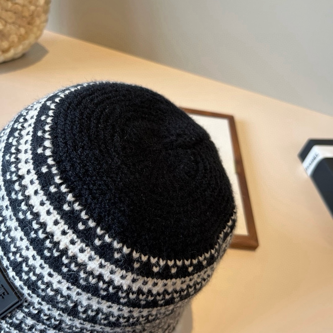 🆕

罗意威新款渔夫帽，头围57cm