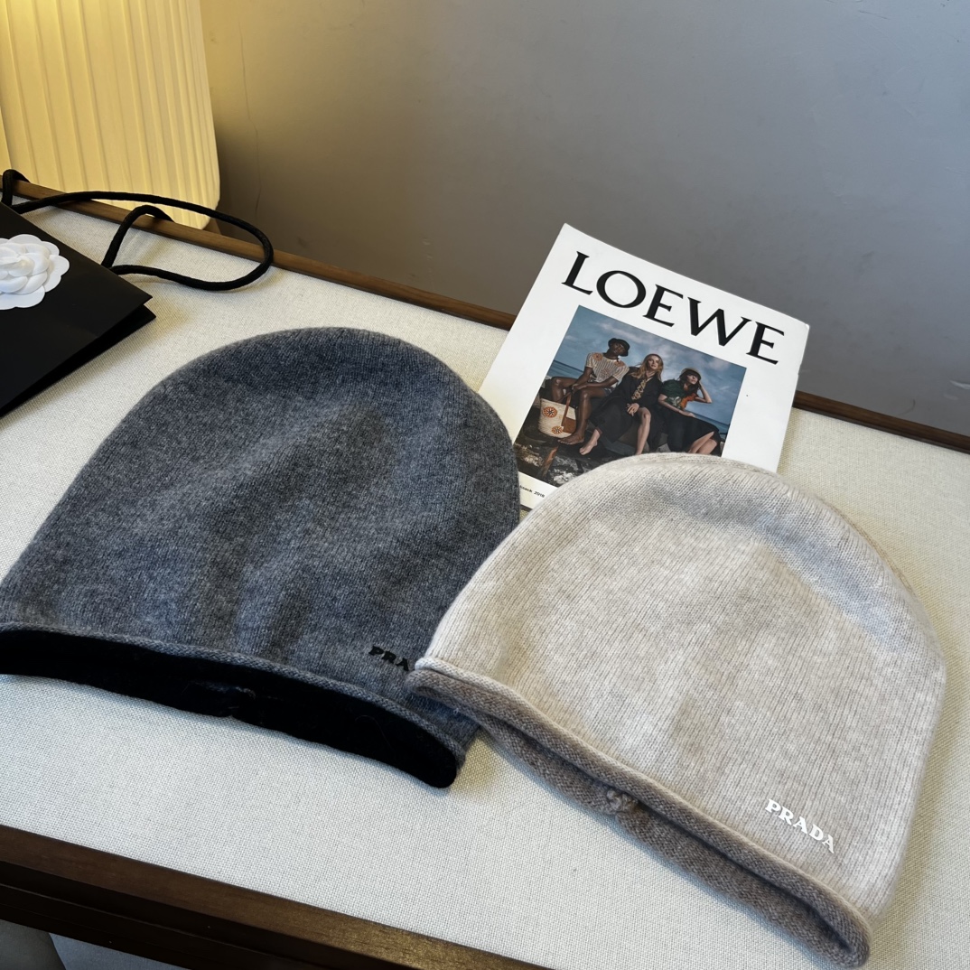 🆕

普拉达新款羊毛帽，中性款毛线帽，百分百羊毛面料%🦙