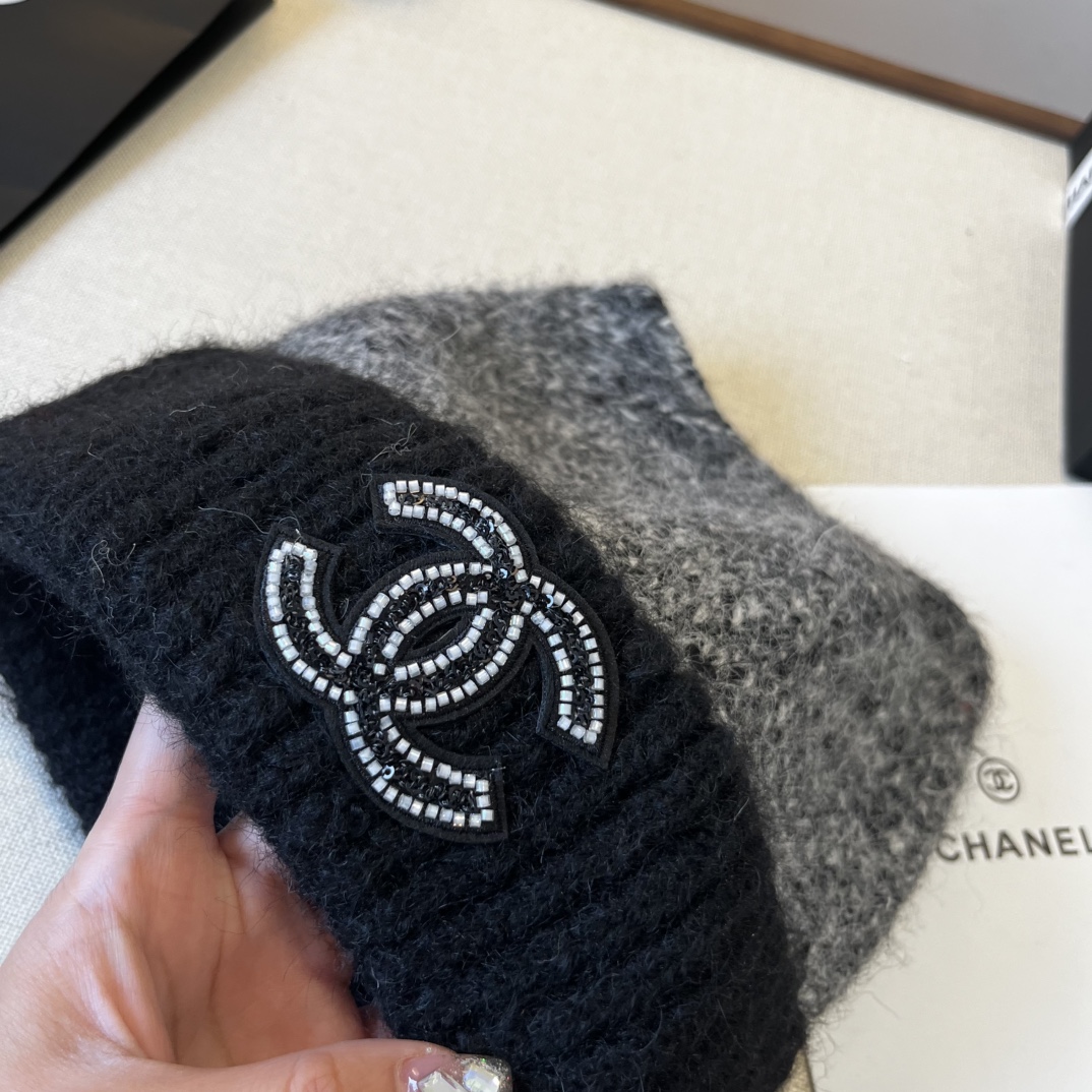 🆕

Chanel香奈儿秋冬款新款猫耳朵毛线帽, 百分百羊毛面料🐑