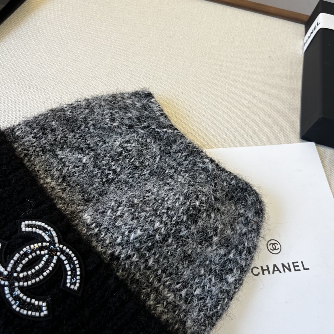 🆕

Chanel香奈儿秋冬款新款猫耳朵毛线帽, 百分百羊毛面料🐑