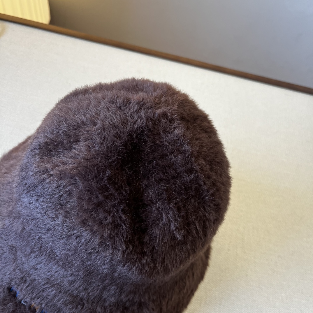 🆕

爱马仕新款兔毛渔夫帽，保暖毛毛圆顶帽，头围57cm