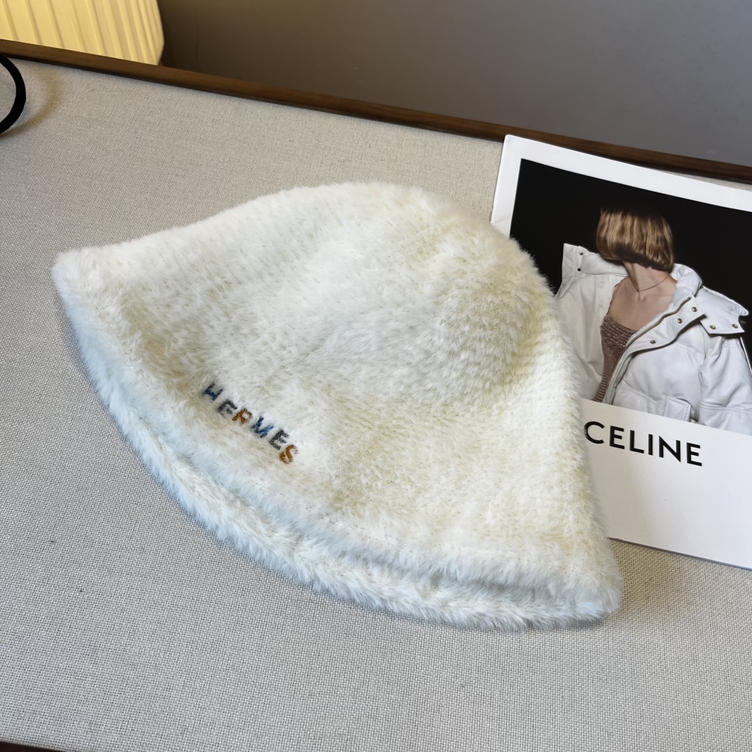 🆕

爱马仕新款兔毛渔夫帽，保暖毛毛圆顶帽，头围57cm