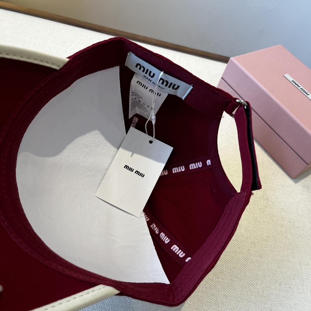 🆕

miumiu缪缪新款鸭舌帽，25年专柜新款，头围57cm