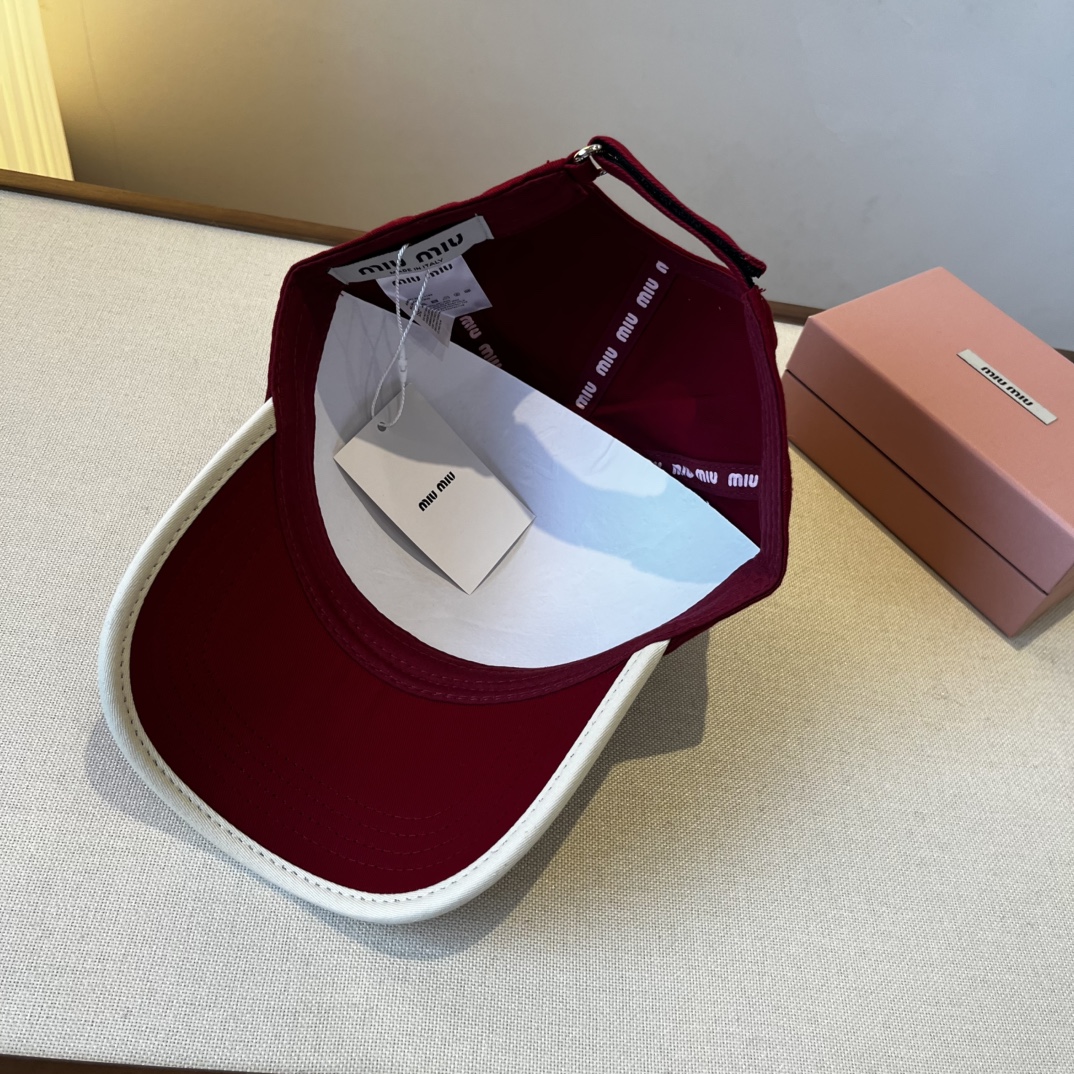 🆕

miumiu缪缪新款鸭舌帽，25年专柜新款，头围57cm