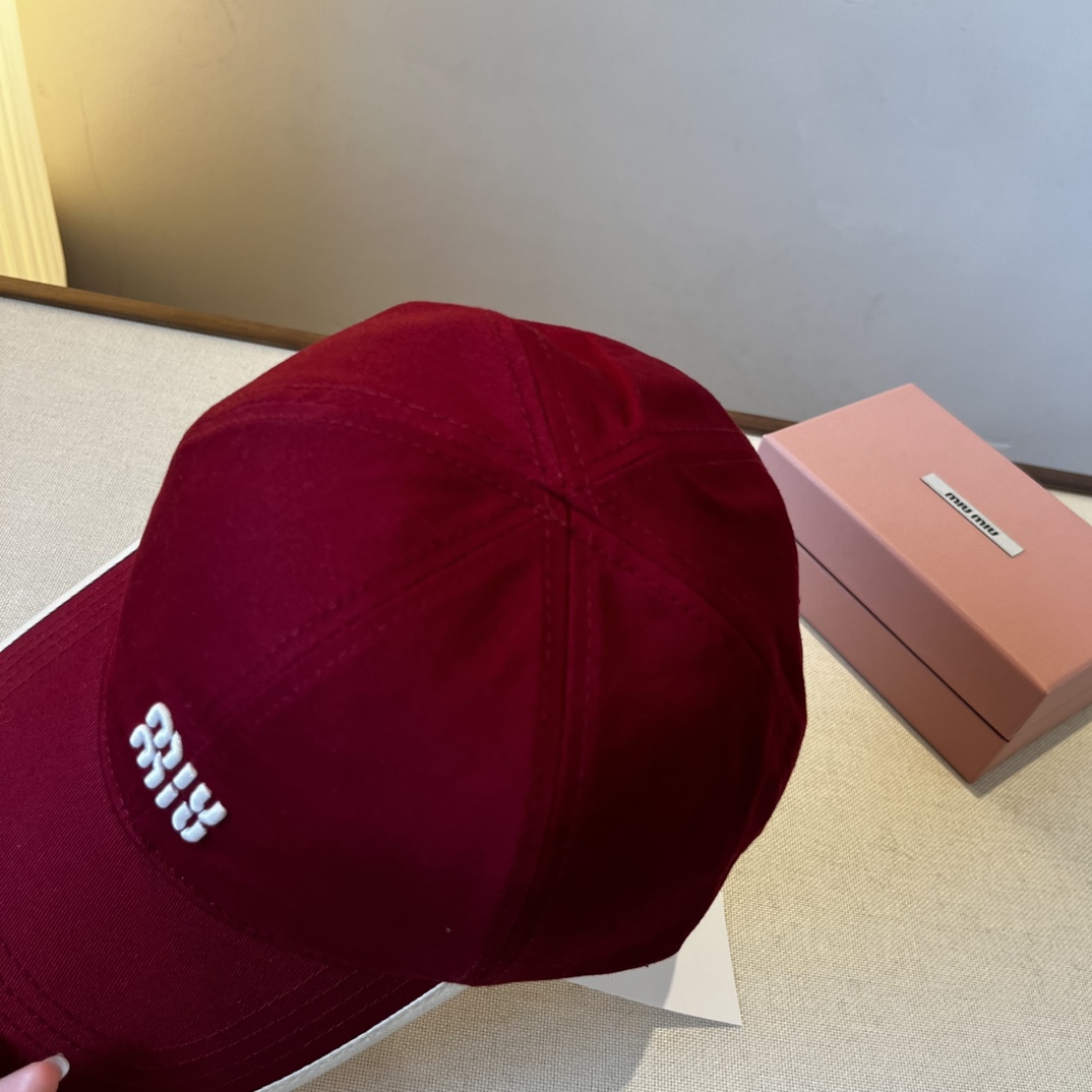 🆕

miumiu缪缪新款鸭舌帽，25年专柜新款，头围57cm