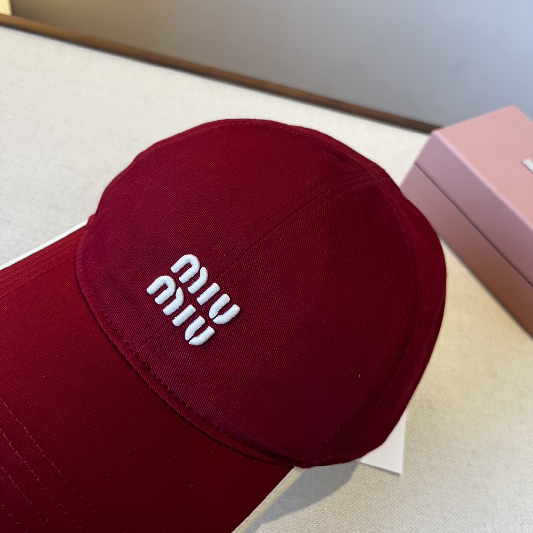 🆕

miumiu缪缪新款鸭舌帽，25年专柜新款，头围57cm