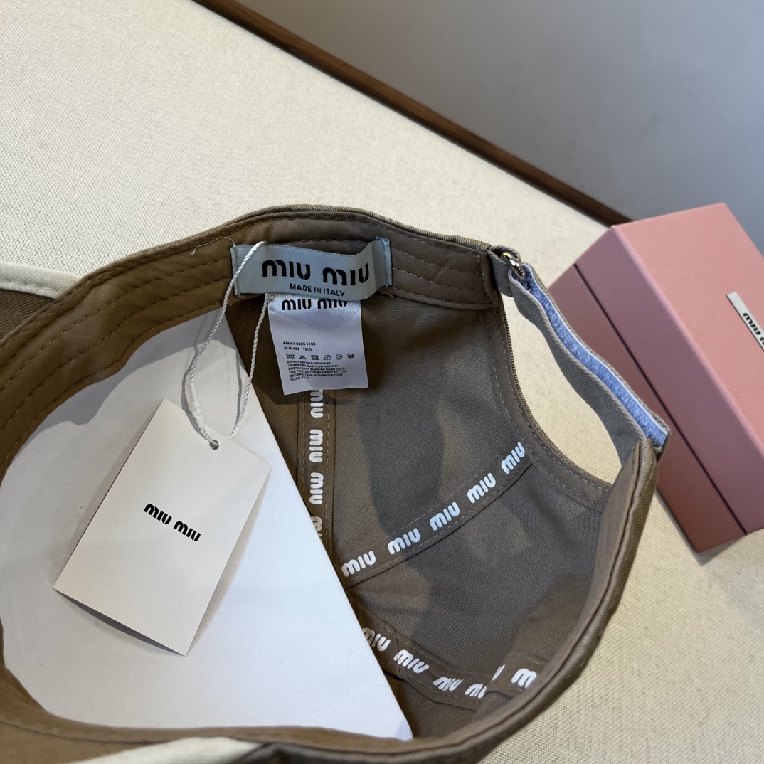 🆕

miumiu缪缪新款鸭舌帽，25年专柜新款，头围57cm