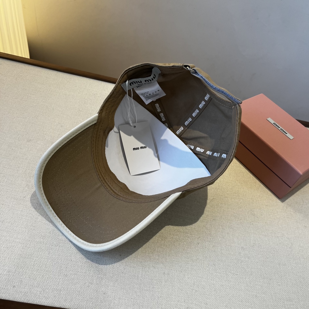 🆕

miumiu缪缪新款鸭舌帽，25年专柜新款，头围57cm