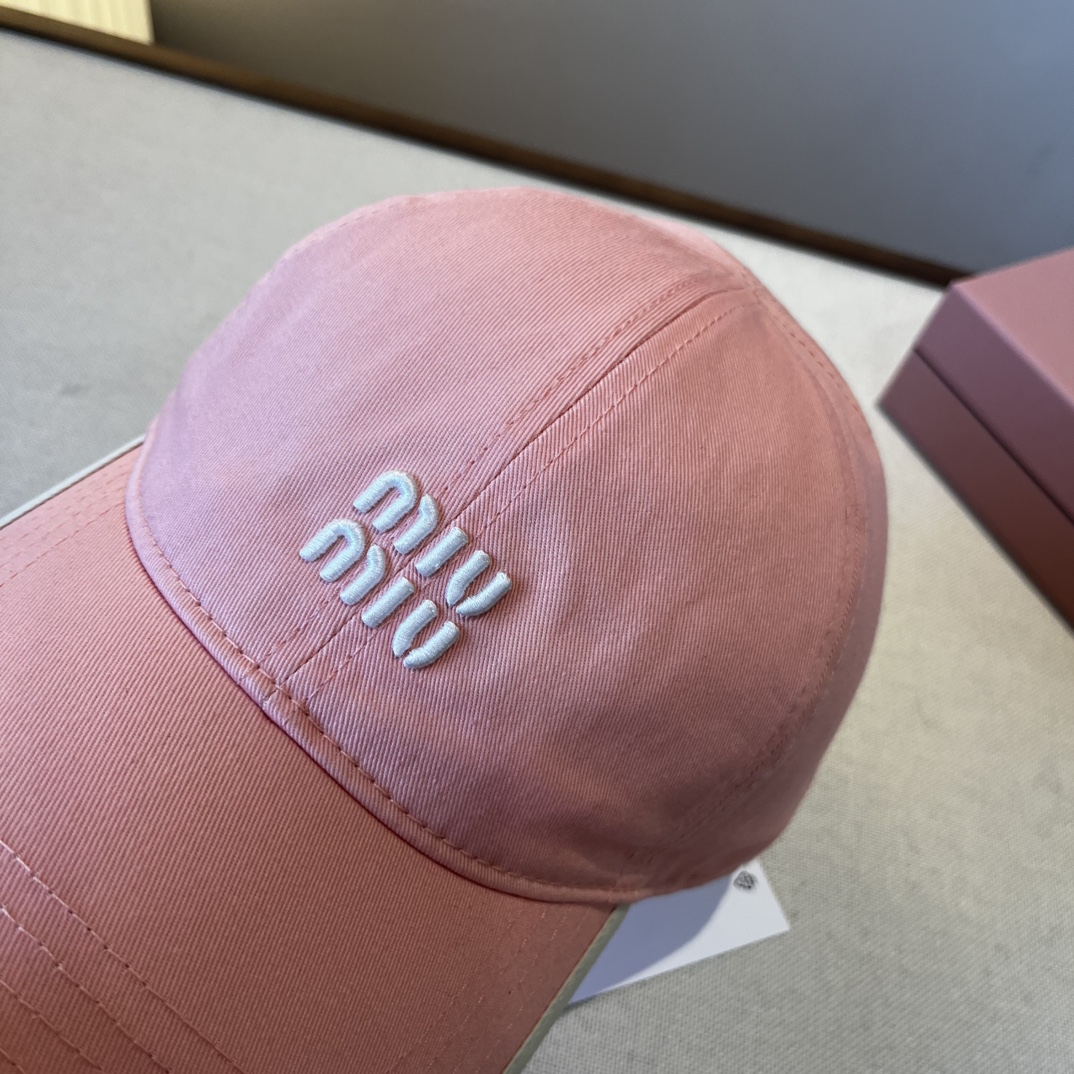 🆕

miumiu缪缪新款鸭舌帽，25年专柜新款，头围57cm